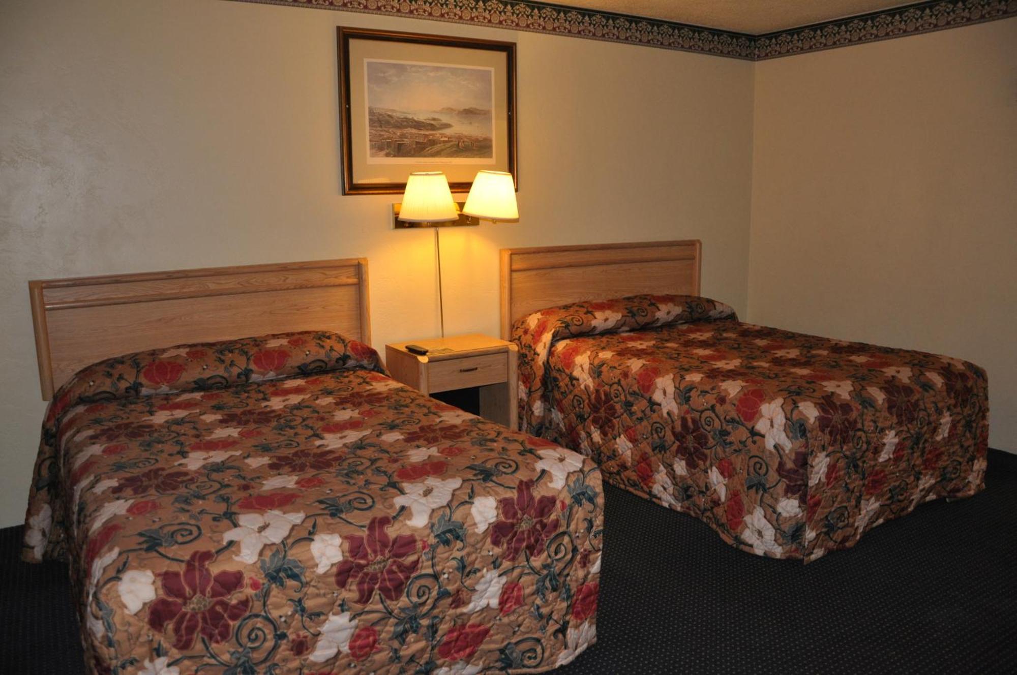 Travelers Inn Manteca Quarto foto